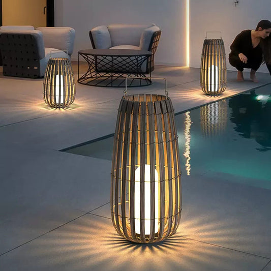 Lampe solaire portable en rotin pour pelouse