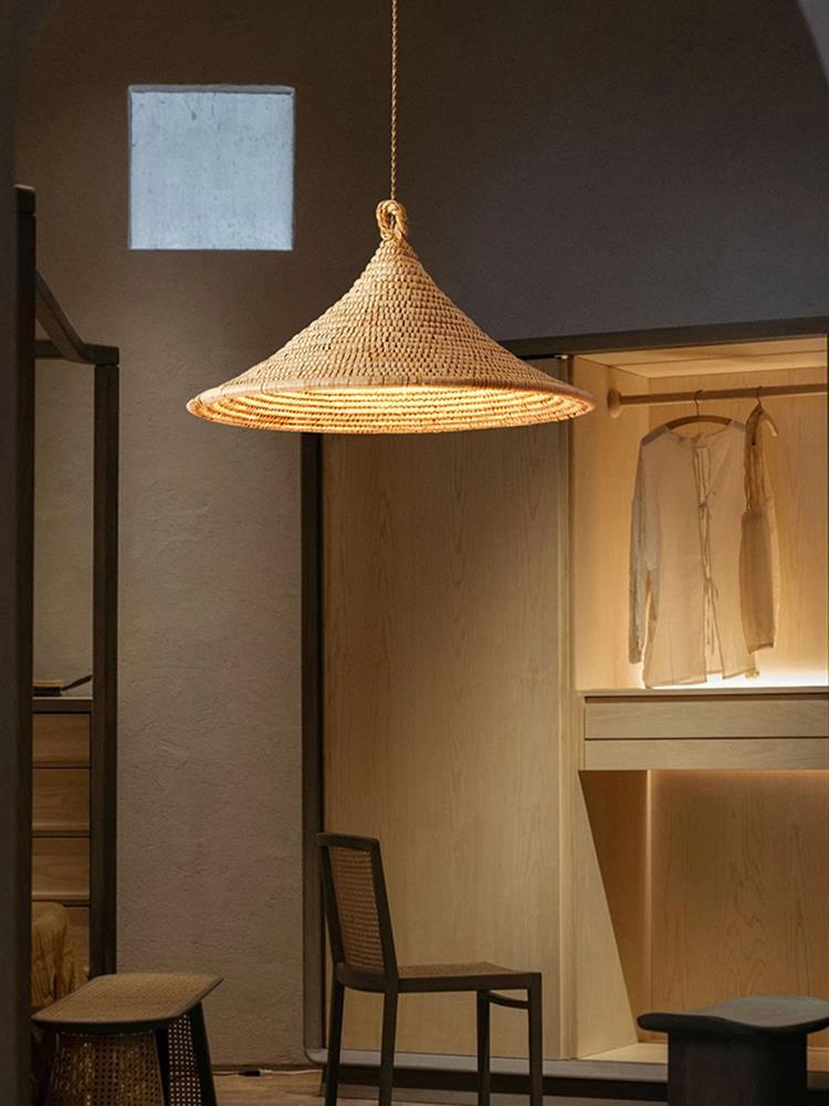 Lustre de style japonais vintage, Bed & Breakfast, Lustre en rotin avec chapeau de paille - LUXARAH