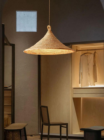 Lustre de style japonais vintage, Bed & Breakfast, Lustre en rotin avec chapeau de paille - LUXARAH