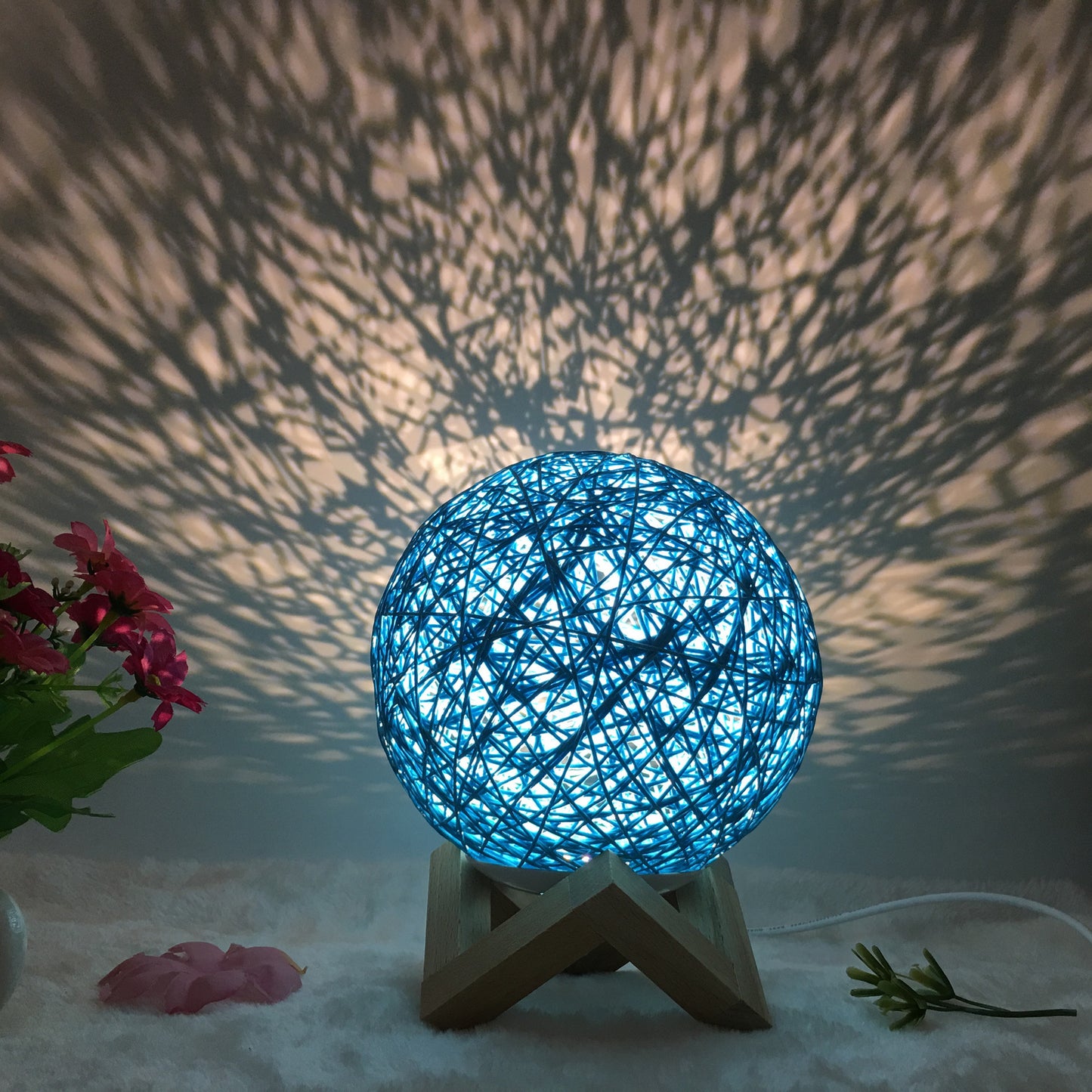 Lampe de table créative en lin, nouveauté et unique, LED intelligente, télécommande, boule en rotin - LUXARAH