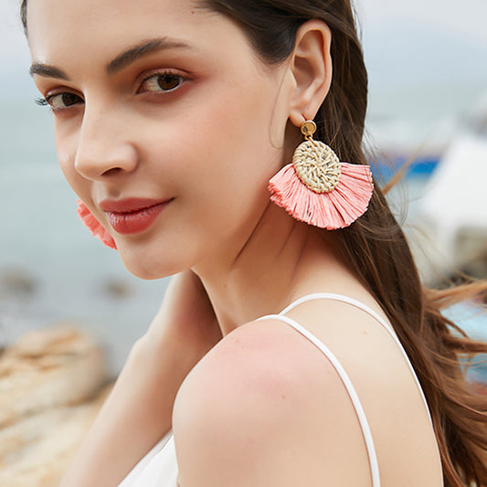 Boucles d'oreilles à pompons en rotin - LUXARAH