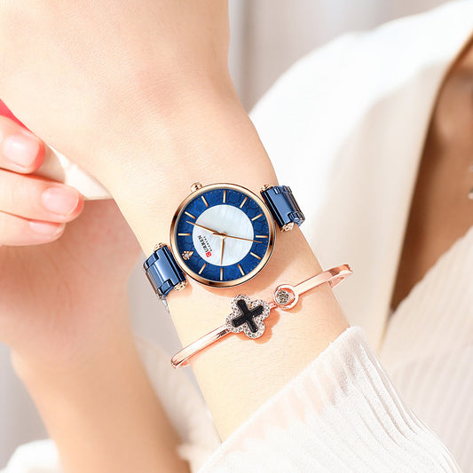 Petite montre en acier, adorée par les femmes, décontractée