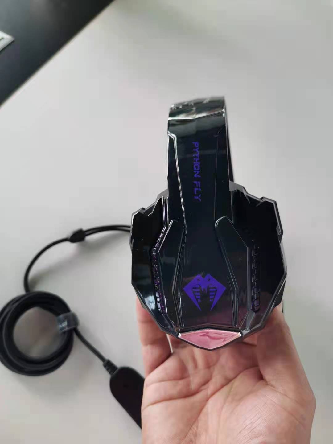 Les écouteurs sont en fait des casques de jeu filaires