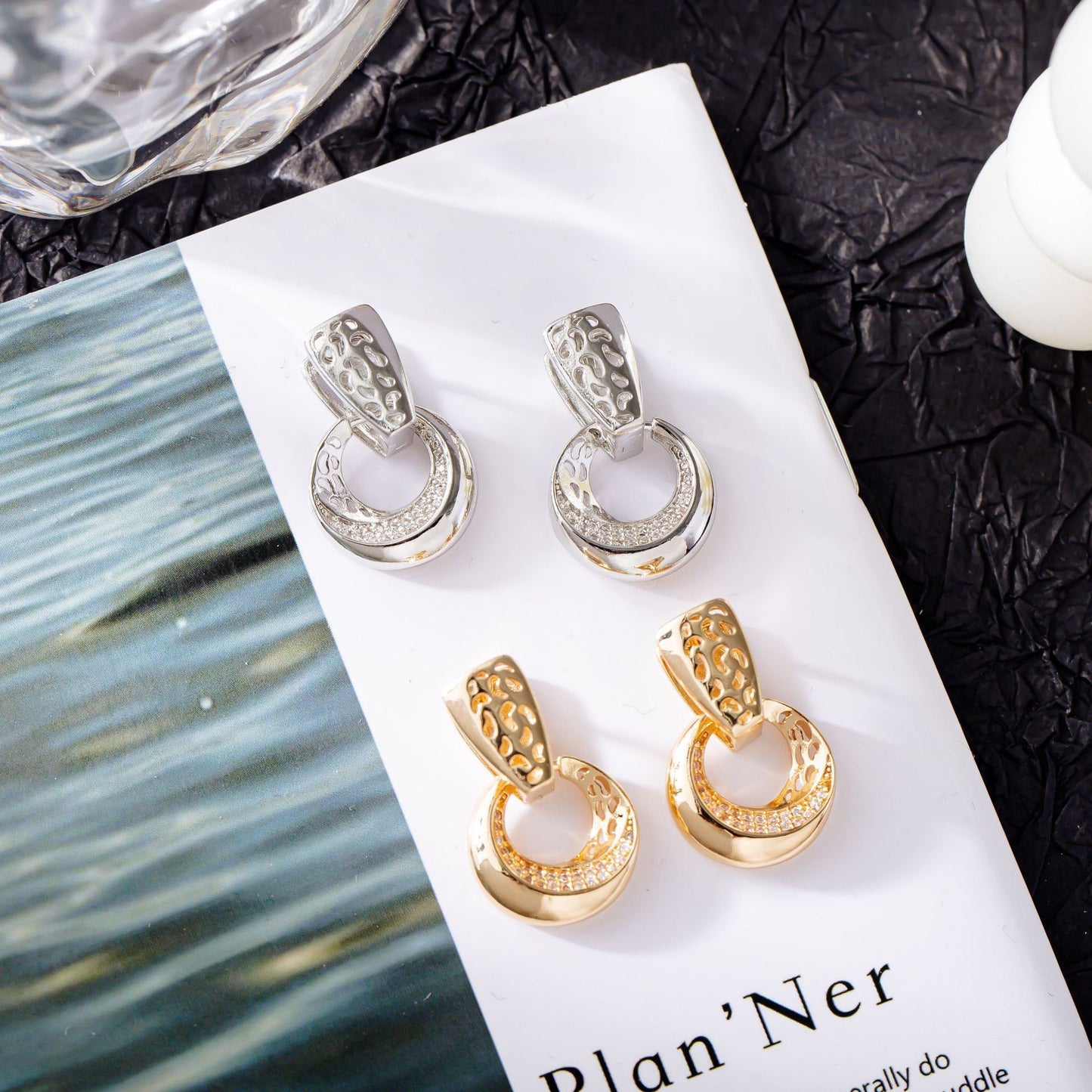 Boucles d'oreilles pendantes de luxe en forme de lune ronde creuse, couleur or rose et argent, incrustées de micro-cire, en zircon naturel, bijoux de mariage quotidiens pour femmes