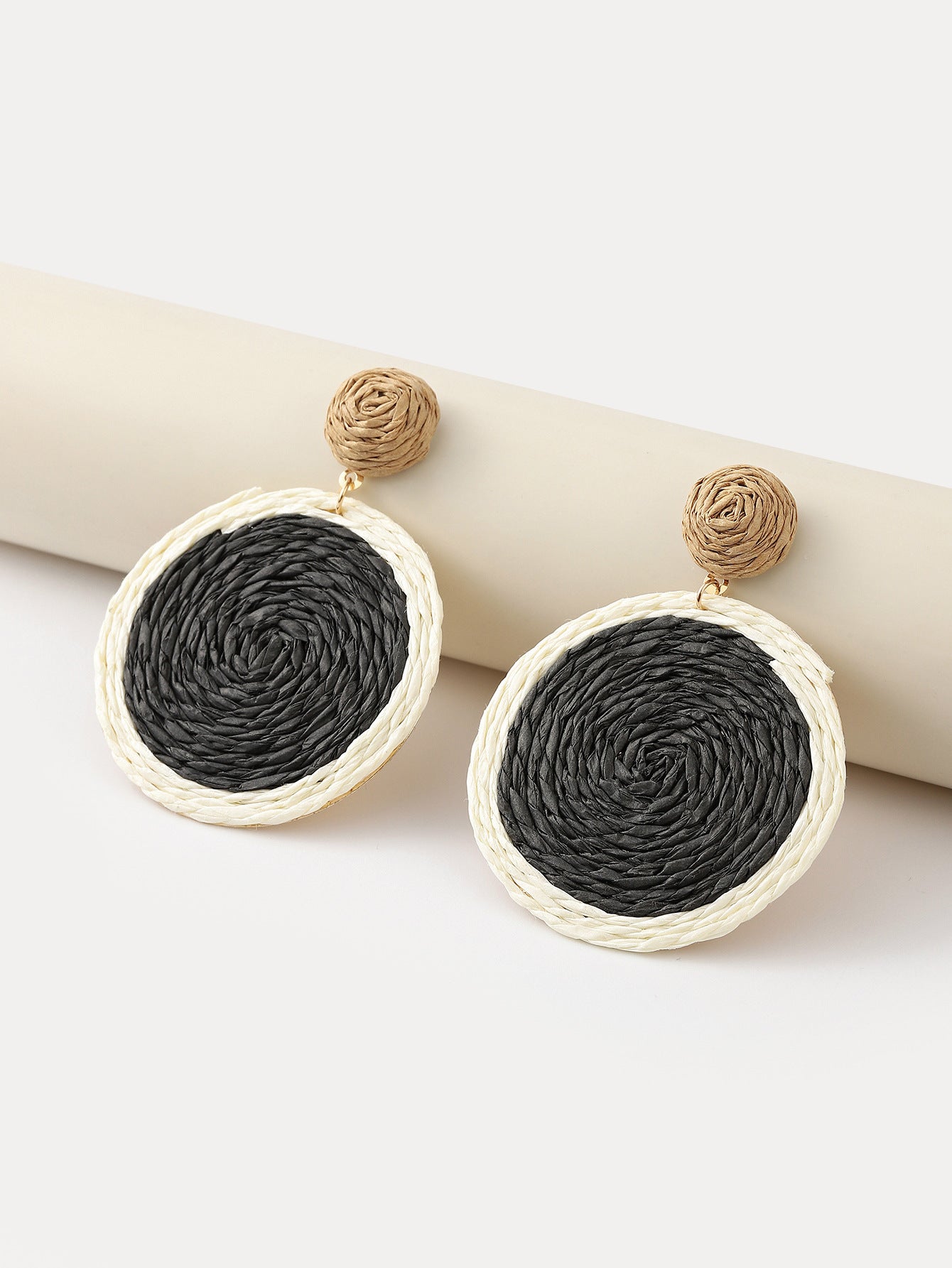 Boucles d'oreilles bohèmes tissées à la main en rotin synthétique - LUXARAH