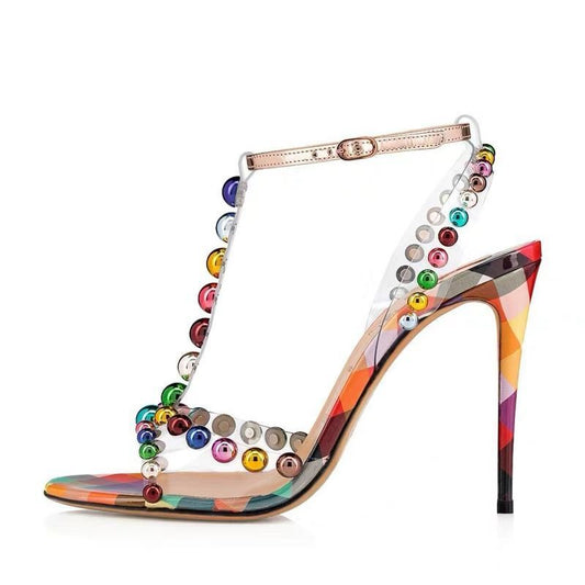 Sandales à talons hauts fins en PVC transparent avec perles rondes colorées et bride en T