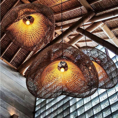 Lustre de style Ji Ji tissé à la main, lampe de salon en rotin personnalisée - LUXARAH