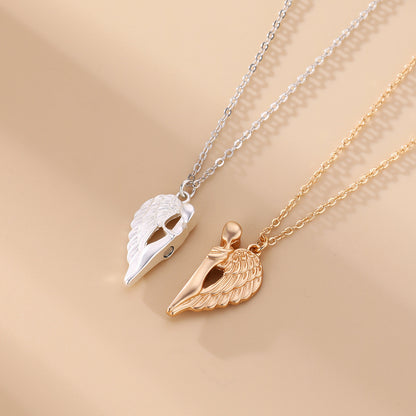 Dos nuevos collares magnéticos de alas de ángel en diferentes colores también se pueden usar como joyería para un buen amigo para conmemorar la amistad. 